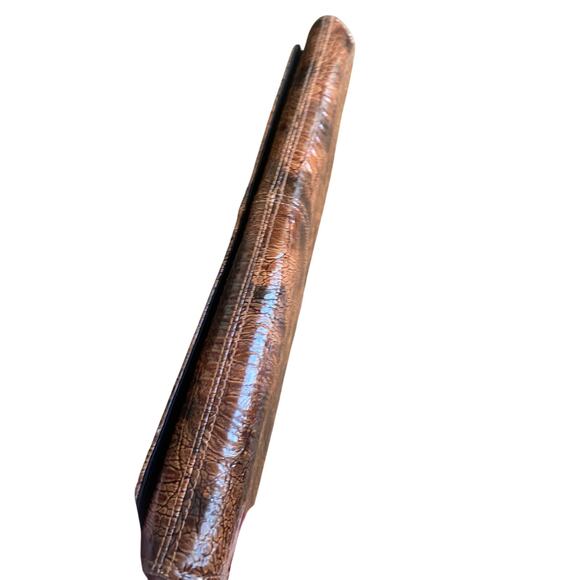 Lulu Animal Print Purse Can be used as a clutch or has a tarnished metal chain - Picture 3 of 6